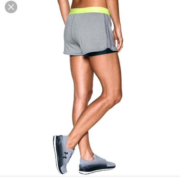 Under Armour 2 in 1 shorty short size extra large - Picture 2 of 8